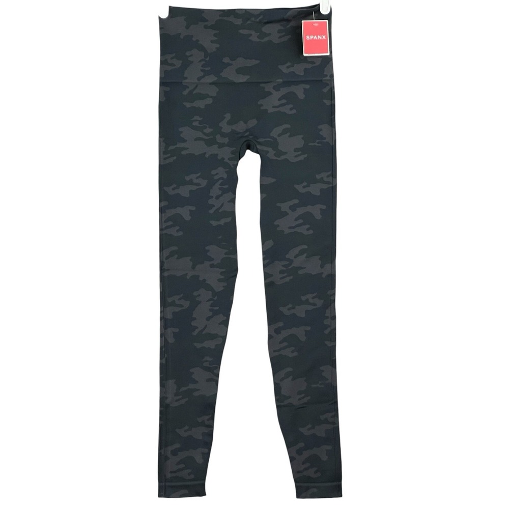 SPANX Women's Look at me now Active Leggings Size Medium Black Camo NWT